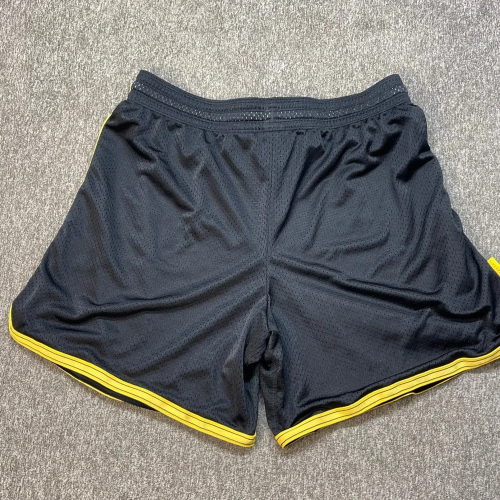 Nike Mens Basketball Shorts Athletic Livestrong Gym Swoosh‎ Large 408397
